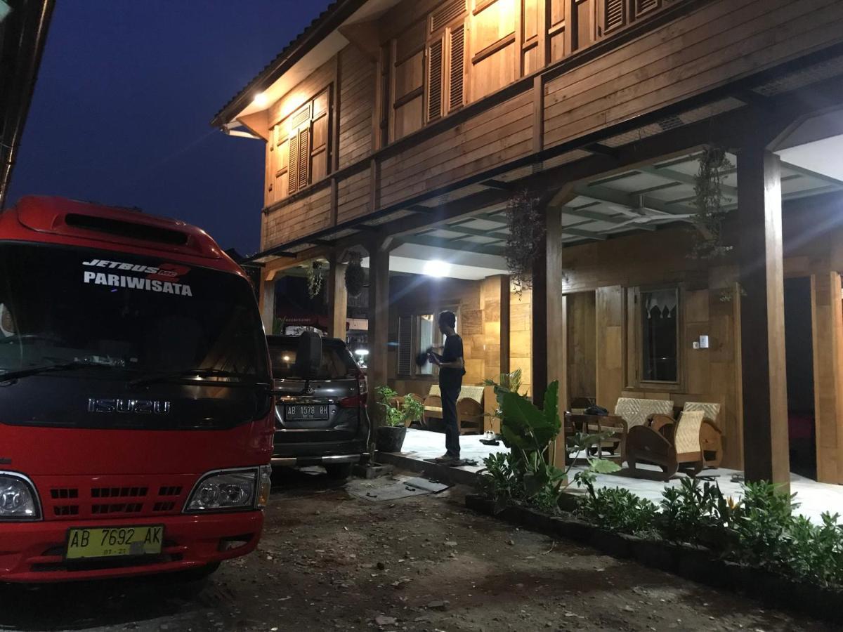 Arjuna Garden Homestay Yogyakarta Exterior photo