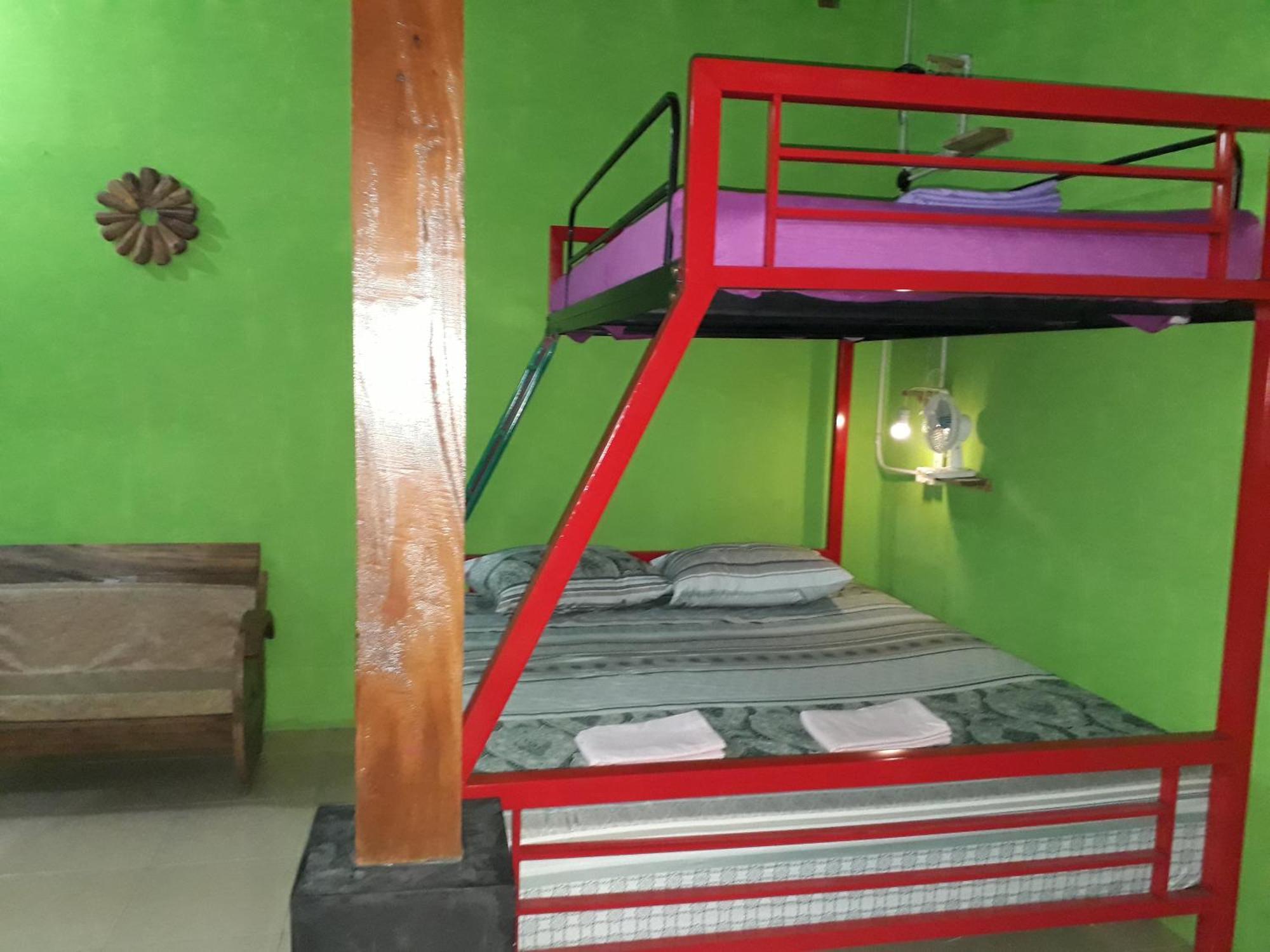 Arjuna Garden Homestay Yogyakarta Room photo